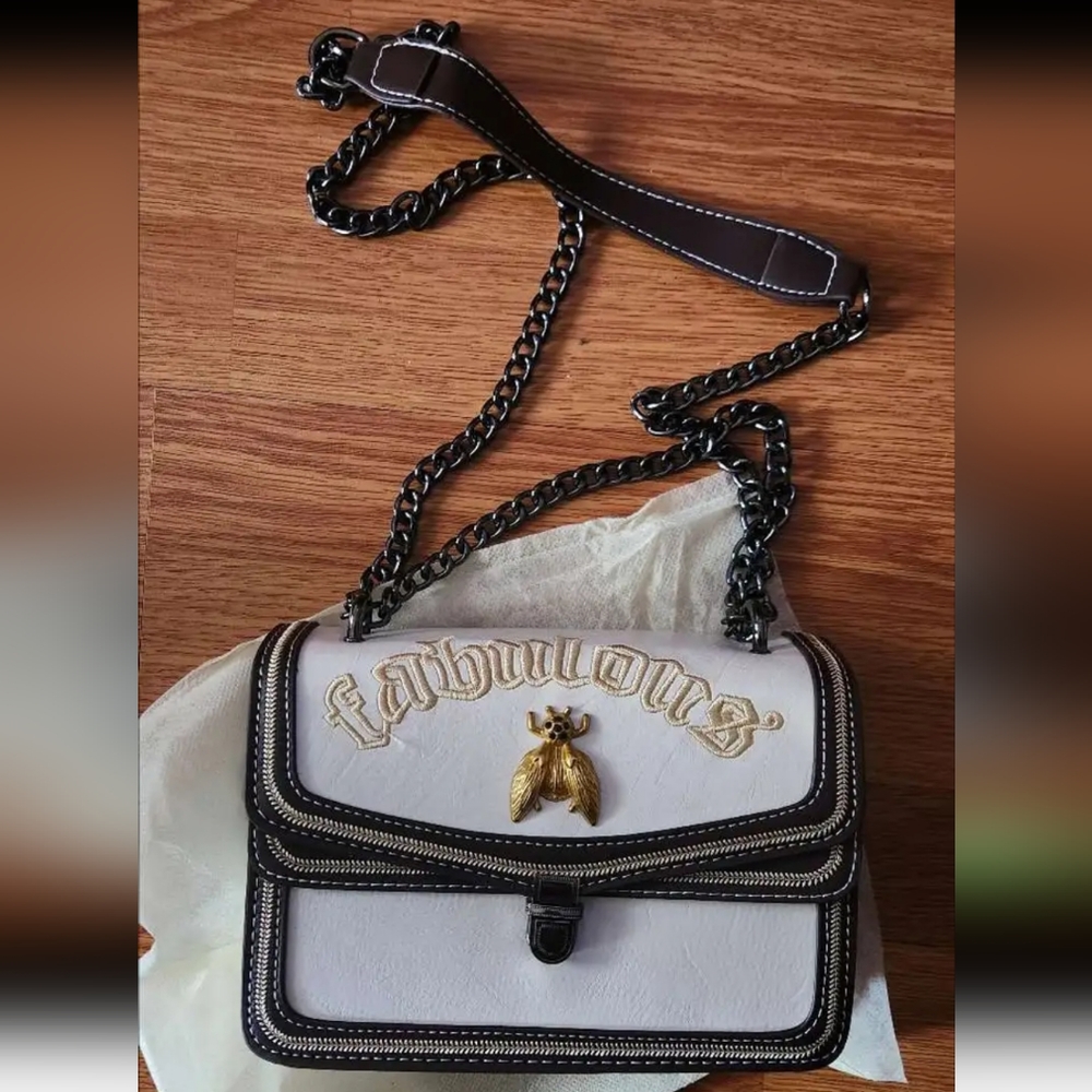 🆕️Fabulous Bee Niche Design Cream & Brown Messenger Bag $95 - Picture 7 of 9